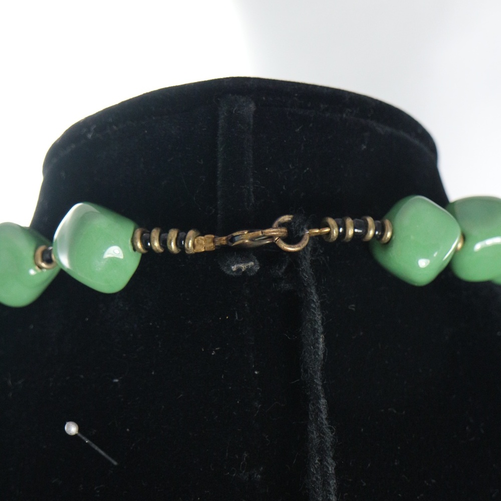 KAZURI '7 Beads Cubes' 18 inch Hand-Made Necklace - Picture 3 of 4